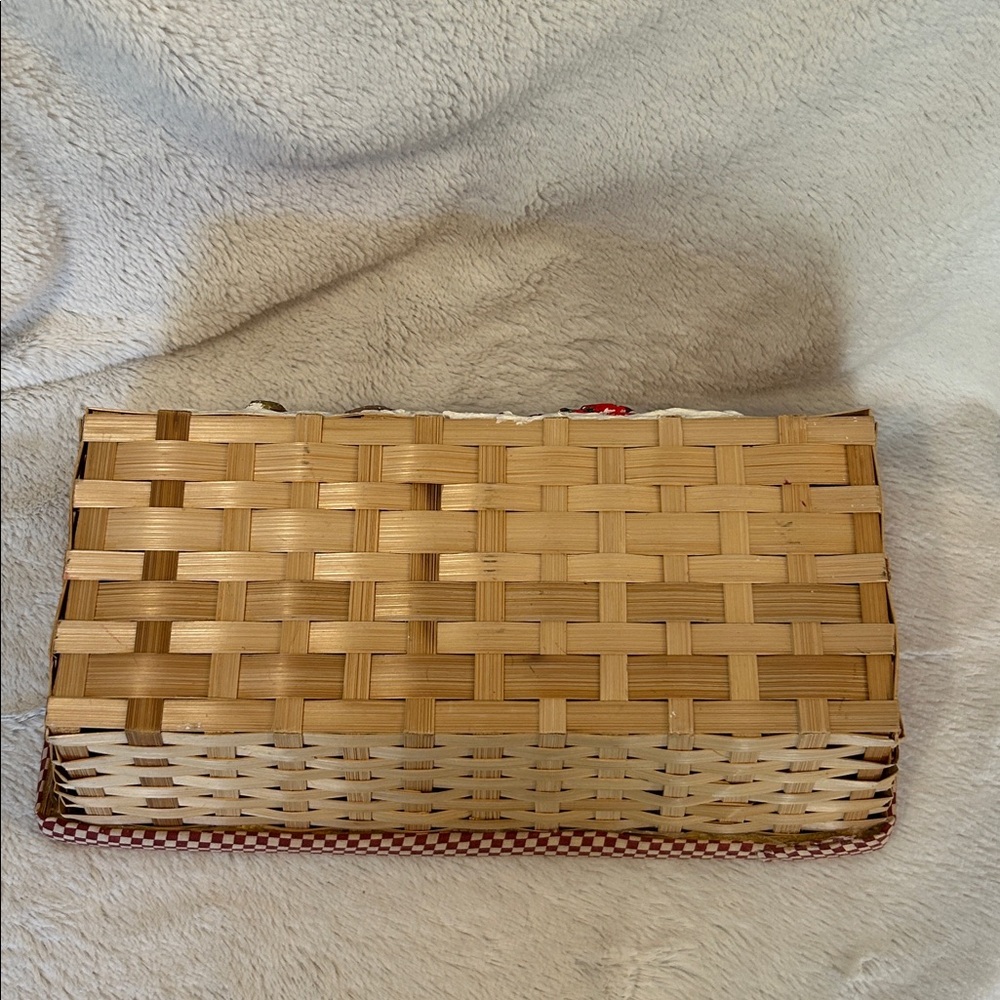 Festive Woven Basket with Holiday Design - Picture 5 of 8